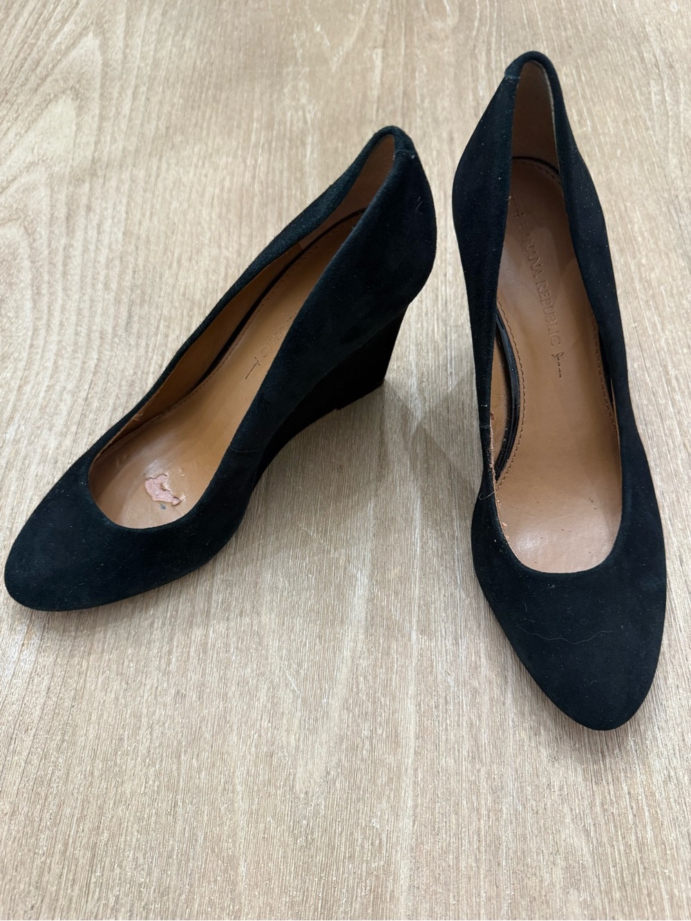 Banana Republic Black Suede Wedge Pumps size 8